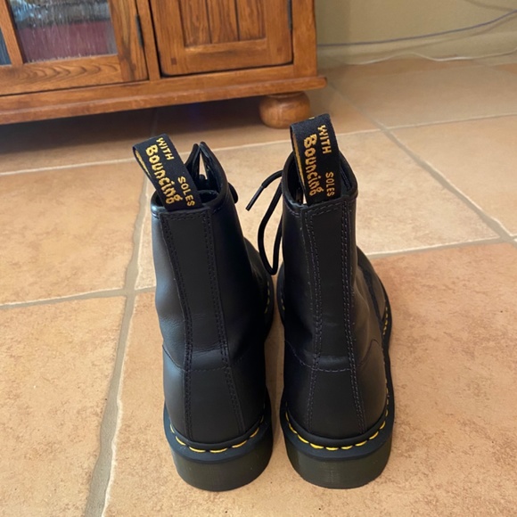 Doc Martens - Picture 3 of 9